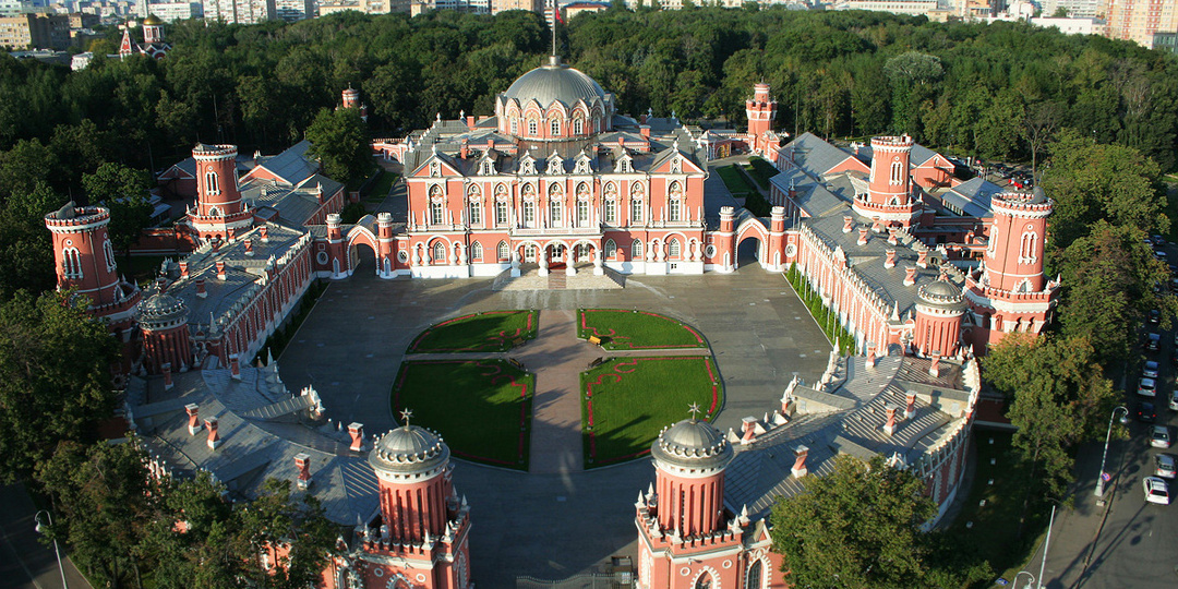 Дворцы Москвы, которые нельзя пропустить: 10 шедевров столицы