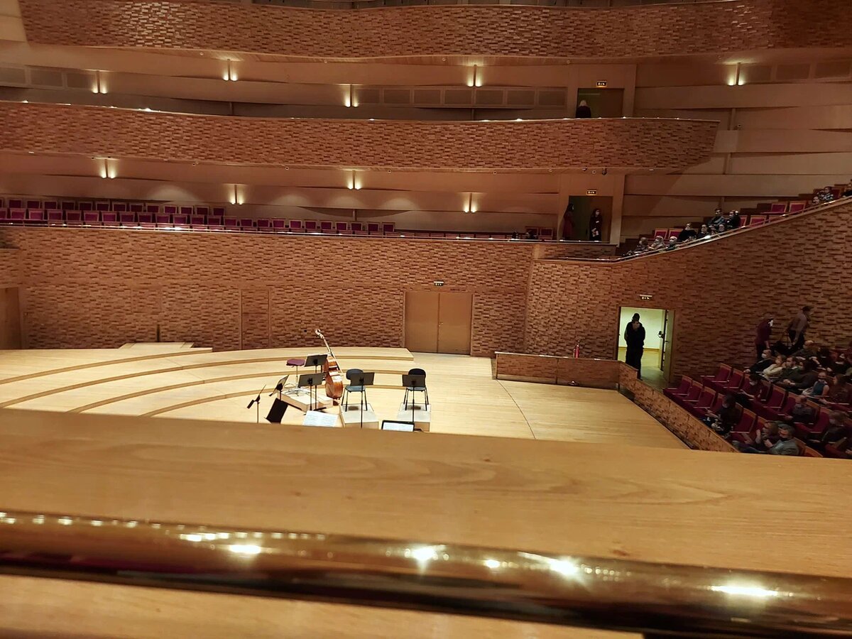 Концертный зал /личный архив автора/