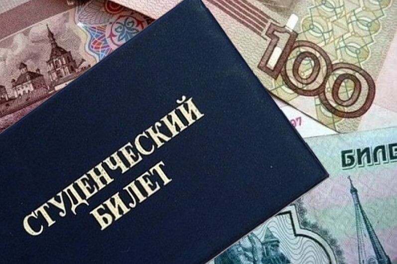 Бесплатный проезд и поддержка: новый закон облегчит жизнь студента