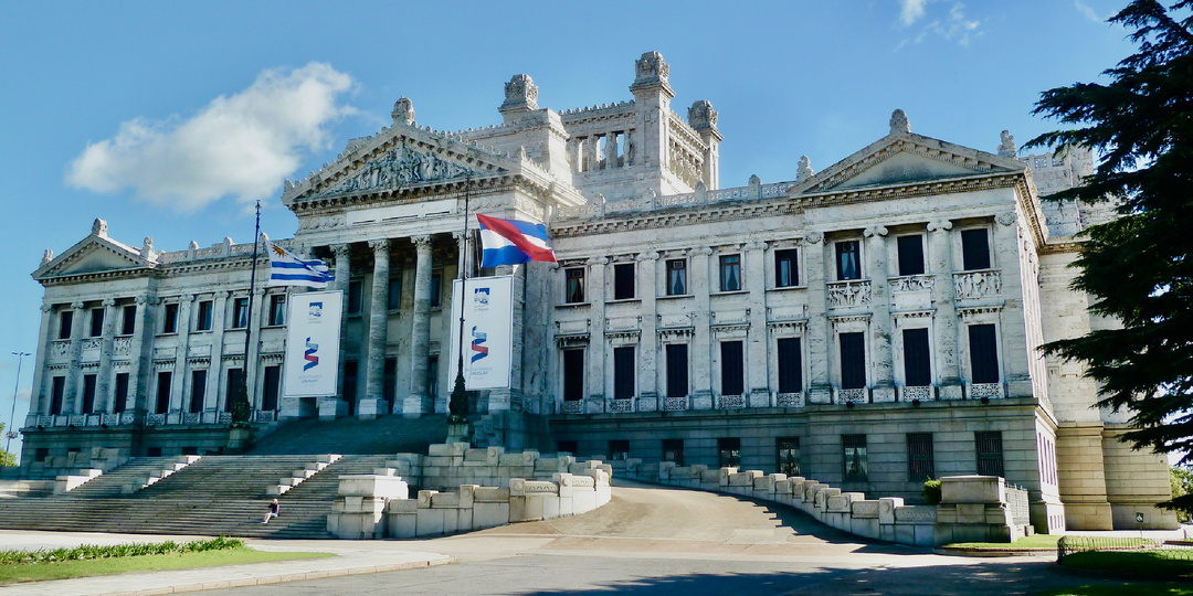 Монтевидео, Уругвай: в городе, где коров больше, чем людей в стране.
