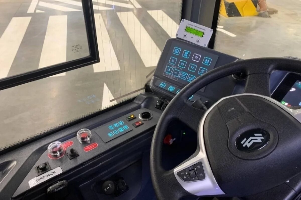    Наземный транспорт обошел метро по числу пассажиров в Петербурге