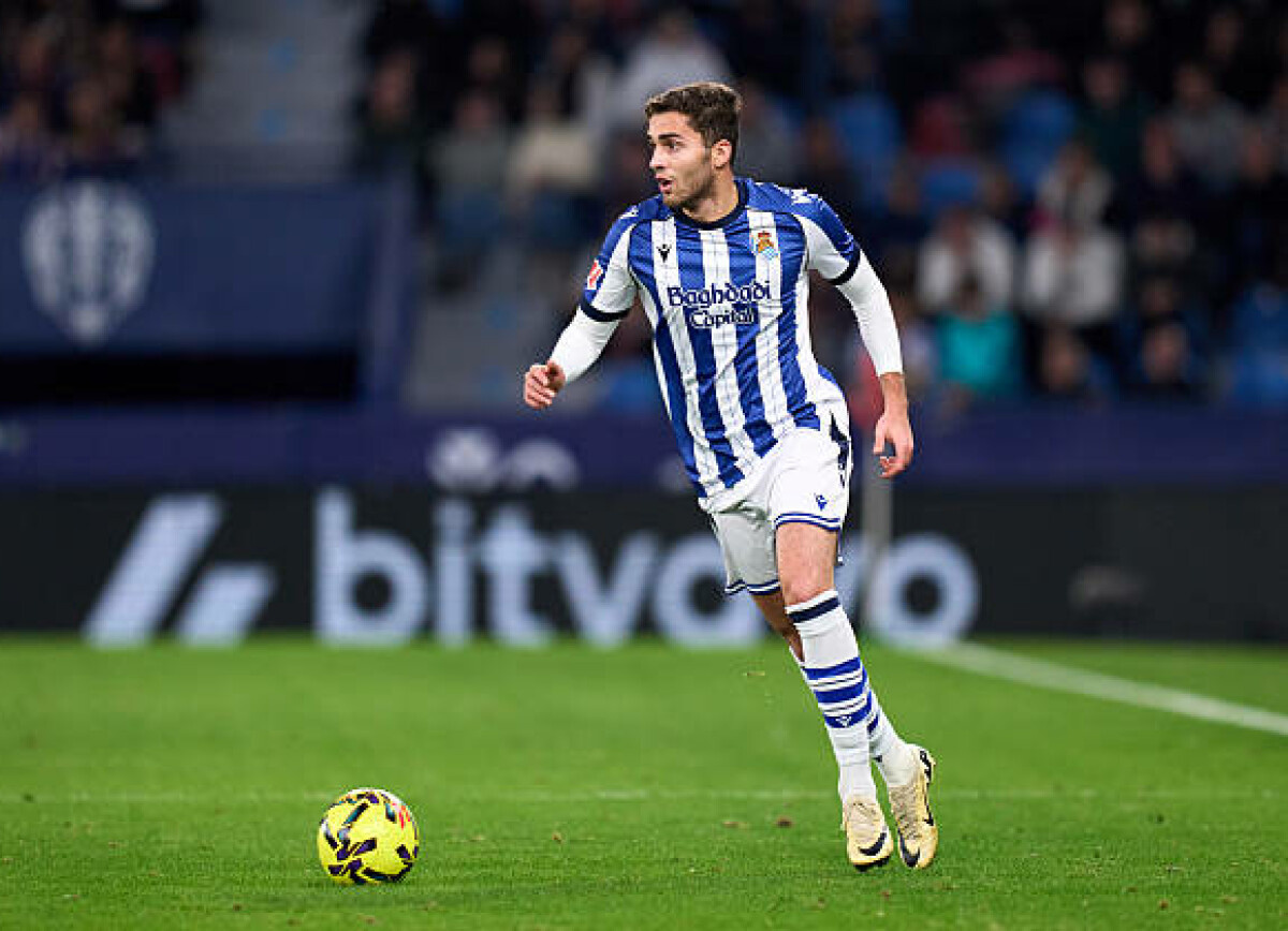     Спортивный директор «Реала Сосьедад» высказался о Захаряне