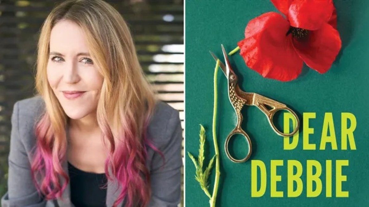 Илди Модрович и обложка книги Dear Debbie/Источник: Deadline.