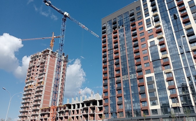 В современных жилых комплексах дома вводят постепенно, поэтому условия покупки могут быть разные. Фото из архива  «Эксперт-Урал»