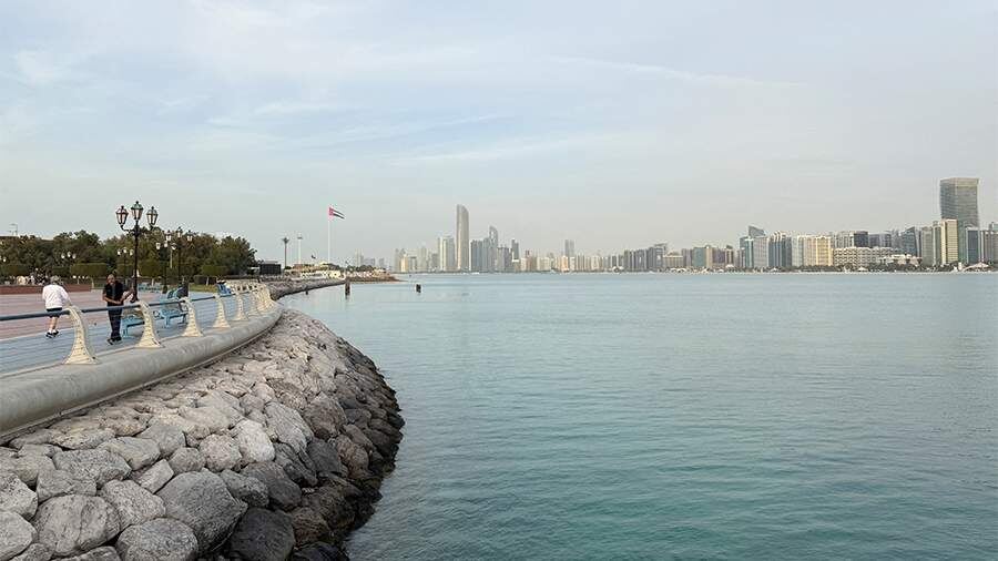    Фото: REUTERS/Abdelhadi Ramahi