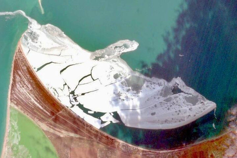    В Черном море заметили «айсберги». Фото: Заповедный Крым/Tg