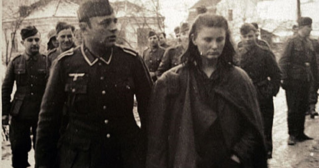 Немцы предвкушали «забаву» с девушкой в лесу, но тут раздался ледяной рык: через секунду от карателей остались только клочья мундиров