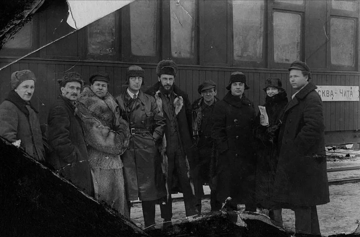 Е.Н. Пермитин. В знаменитой барсучьей дохе