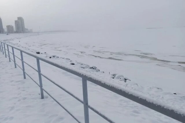    Хабаровская дамба - сооружение из бетона, тянущееся вдоль берега на 5,5 км. Фото: пресс-служба правительства Хабаровского края