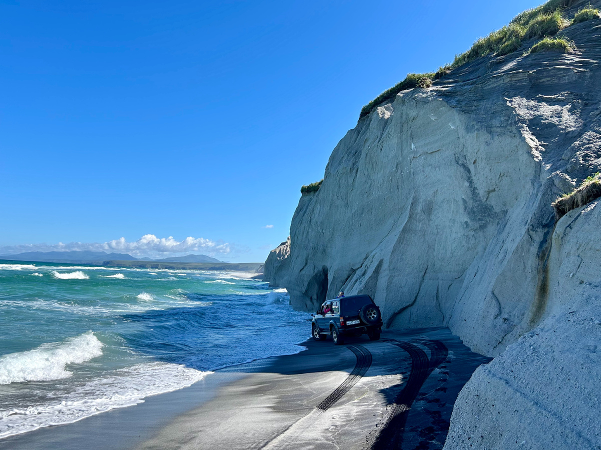Остров Итуруп. Белые сскалы
