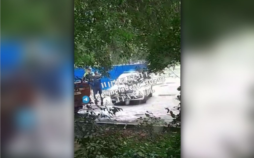 Астраханца, раненого при нападении на полицейских, приговорили к 4,5 годам колонии