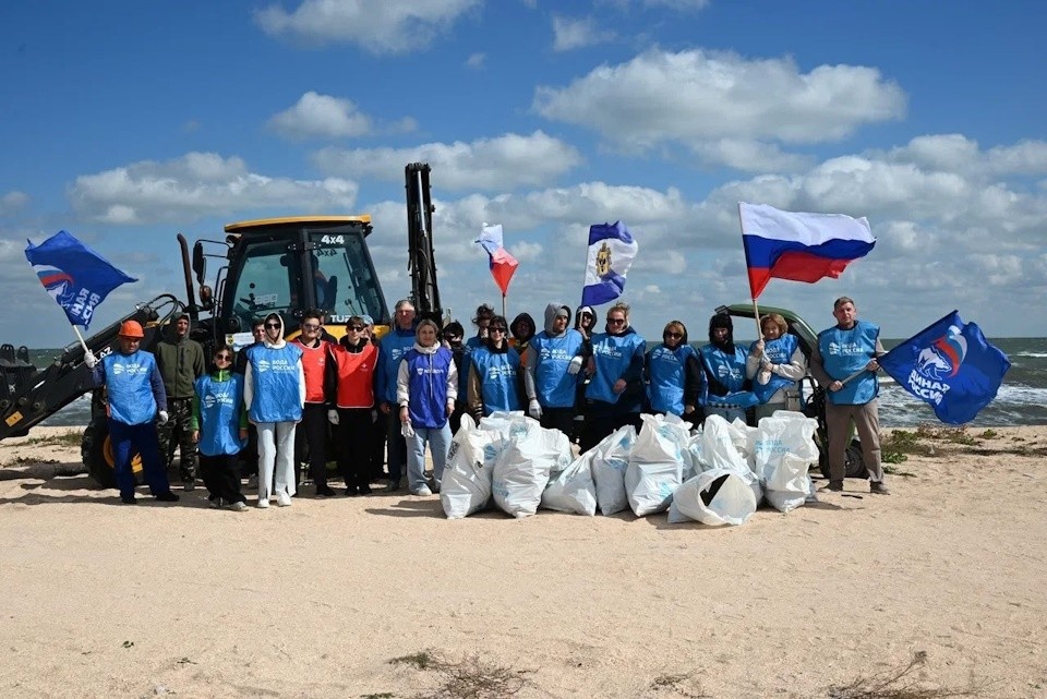    В регионе активно развивают добровольческое движение молодежи Фото: ТГ-канал Владимира Сальдо