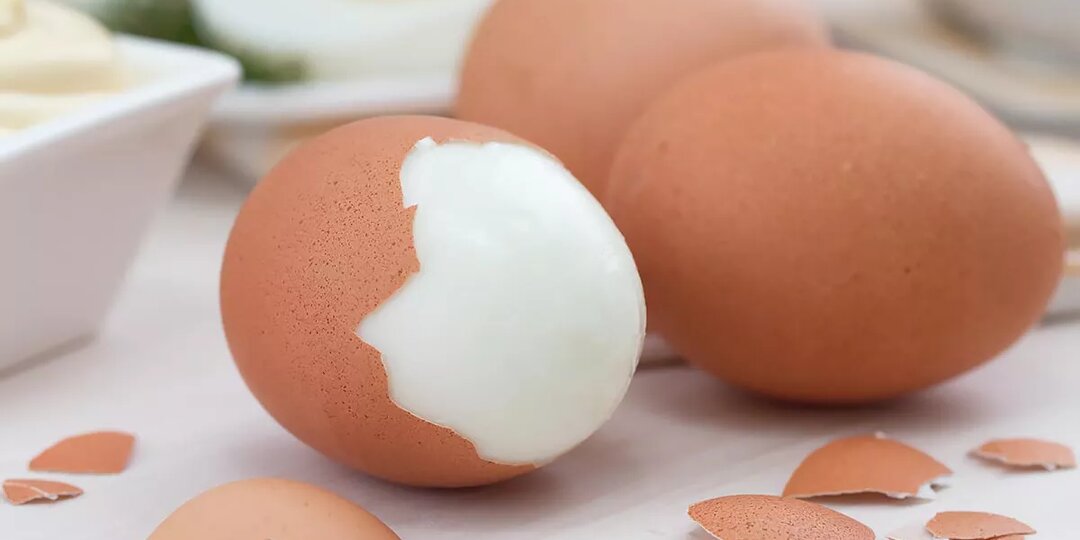 Как варить яйца так, чтобы скорлупа отходила сама: разбираем советы и секреты шеф-поваров