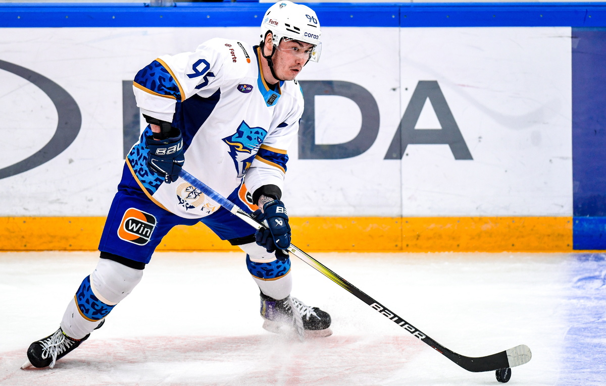    Форвард "Барыса" Алихан Асетов  Валерия Калугина/ТАСС