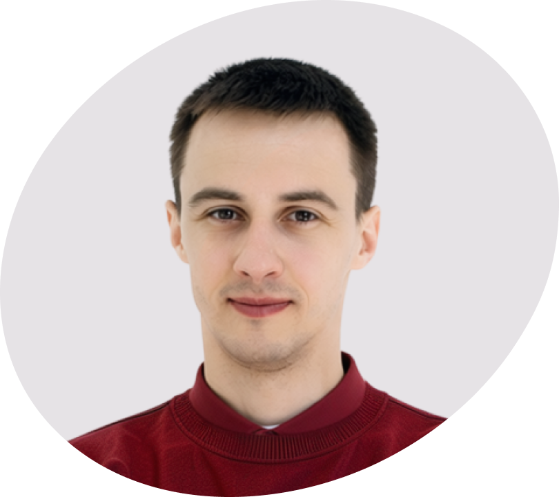 Привет, я Павел Злобин. В IT-Agency я руковожу командами маркетологов и отвечаю за производственные процессы. Если говорить проще — постоянно думаю, как повысить КПД «цеха»: где мы тратим лишние часы, что можно автоматизировать, какие рутинные действия съедают время сильных специалистов и так далее. Именно это привело меня к вайбкодингу.Я не разработчик: никогда не писал код и не разбирался в архитектуре сложных систем. Зато я чётко понимаю, какую задачу нужно решить бизнесу или человеку. Вайбкодинг оказался инструментом, который позволяет превращать это понимание в работающие сервисы.С его помощью я могу ускорять и автоматизировать рабочие процессы в агентстве и реализовать идеи, которые годами откладываются из-за недостатка денег, времени и необходимости привлечения разработчиков.Павел Злобинзаместитель руководителя по производственной части