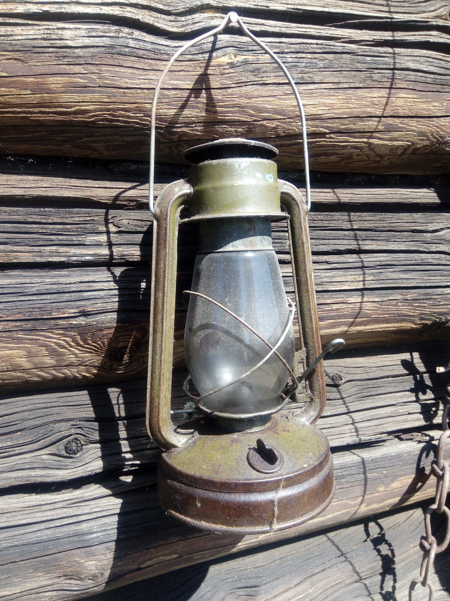 Эта лампа — хранительница тысяч тихих вечеров, разговоров и мыслей