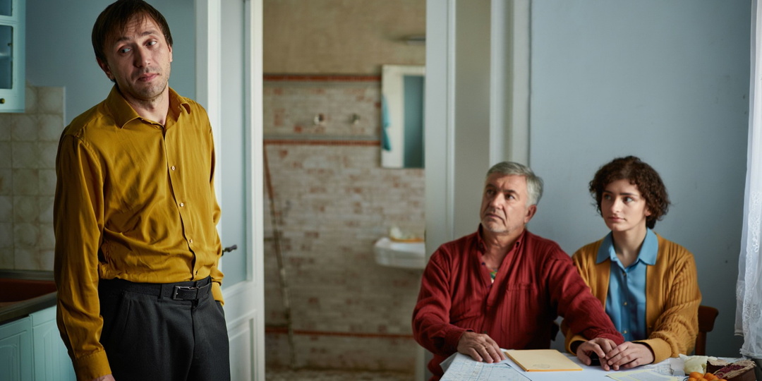 Родители продали нашу квартиру из-за обиды дочери: «Плитку ложили мы, а деньги делим на троих»