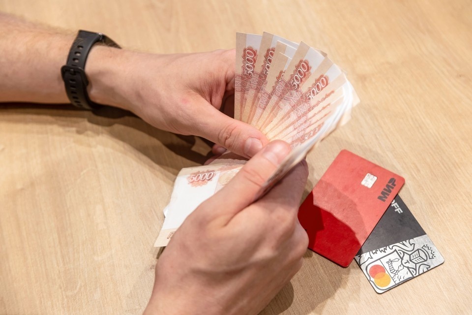    SuperJob: У жителей Москвы и Петербурга самые высокие запросы к показателю МРОТ ИВАНОВА Диана