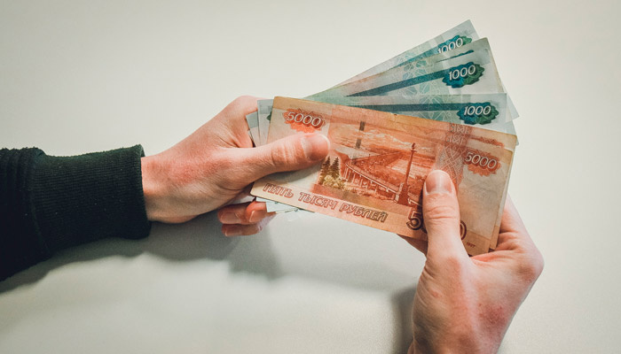 Россияне назвали размер МРОТ, который бы их устроил. Фото: 1MI