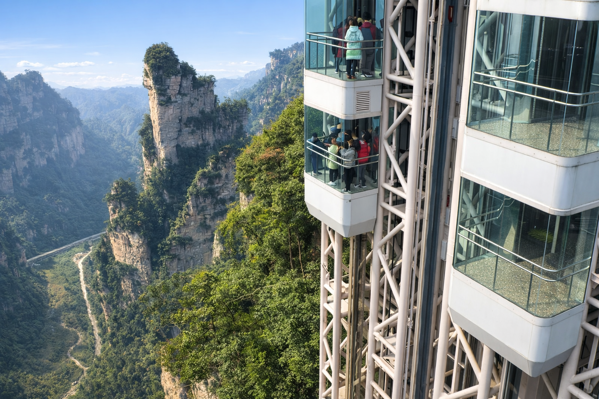 Стеклянный лифт Байлун (Лифт Ста Драконов») — это самый высокий внешний лифт в мире