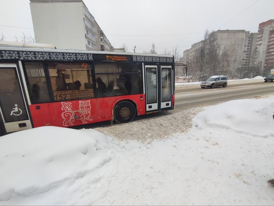    . Виктория СУХОВА