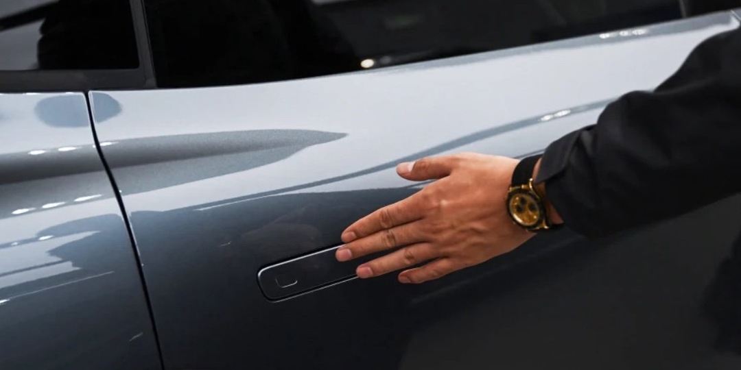 Почему в Китае запретили скрытые дверные ручки на автомобилях