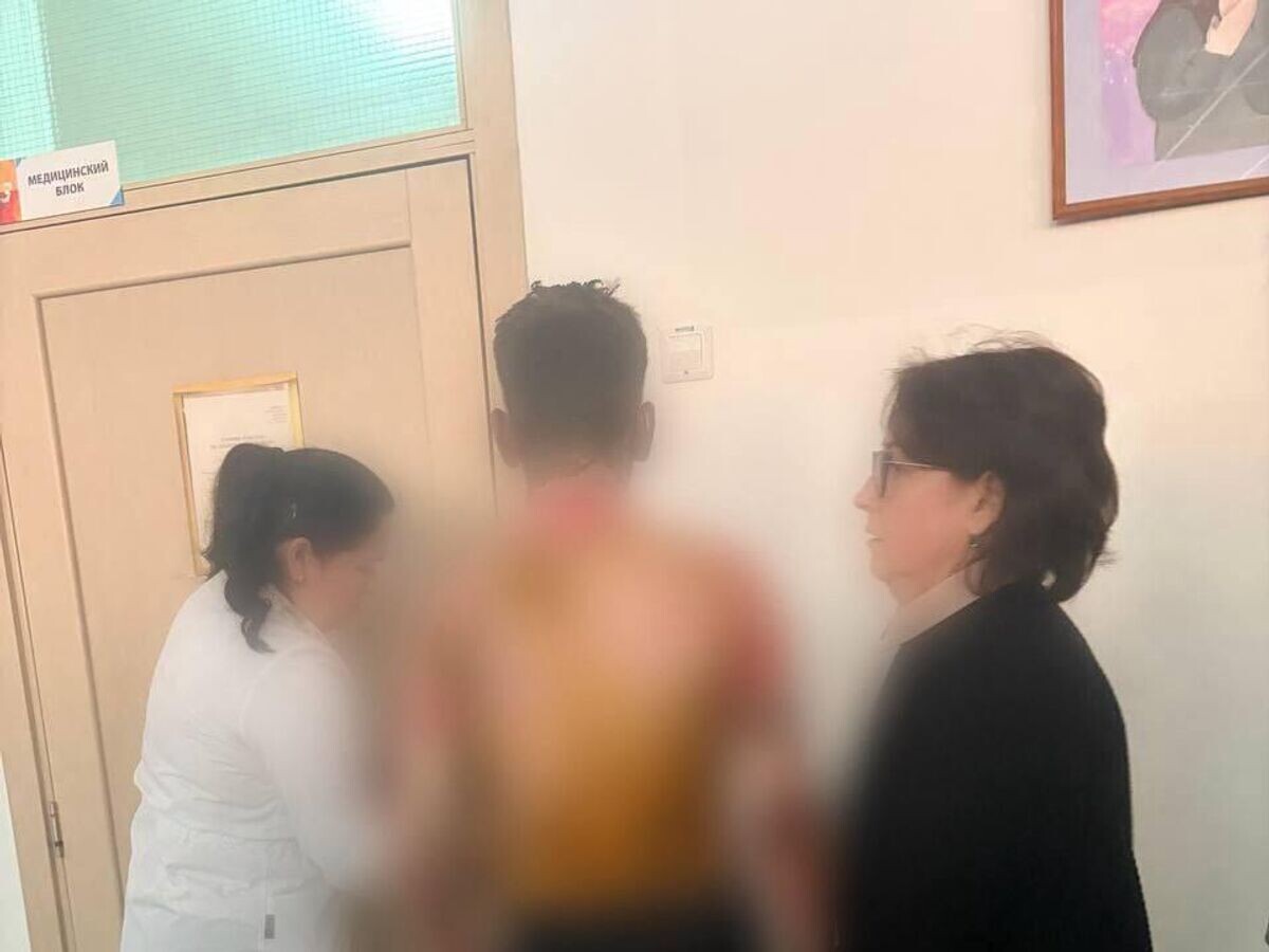    Пострадавший ученик при нападении в школе Красноярска | © соцсети