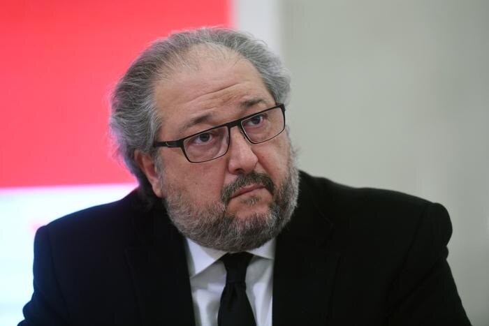 Суд взыскал более 60 млрд рублей с экс-совладельца банка «Открытие» и его сына