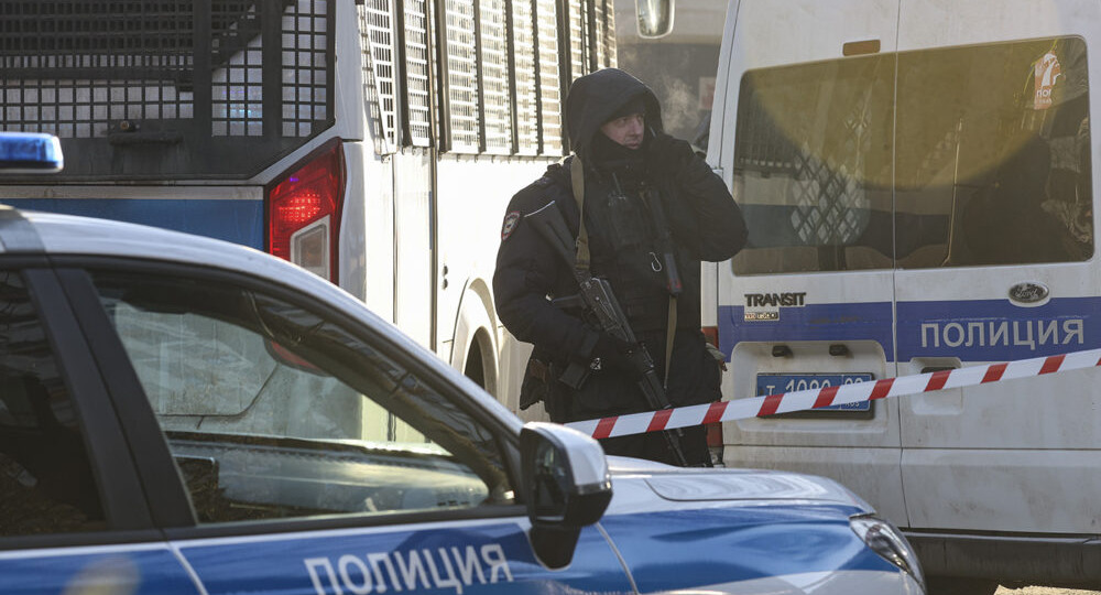 Должен был сидеть до 2038-го: что произошло на Рублевке и кем оказались бандиты