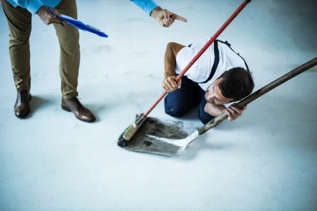    Какой смысл и продолжение пословицы «Новая метла по-новому метет»?