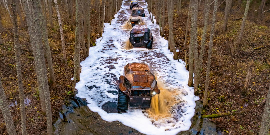 Зачем нужен вездеход? Едем в кроксах через непроходимые болота в экспедиции выходного дня.
