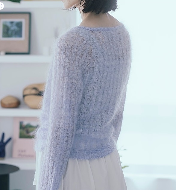 Мохеровый джемпер. Фото источник: коллекция Marie Régnier.