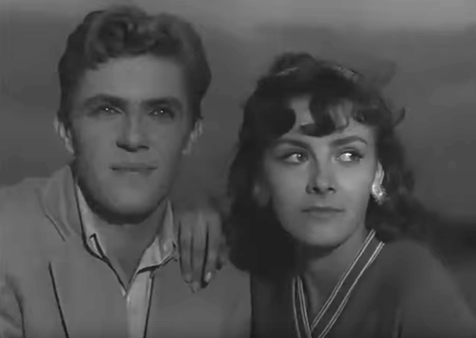 Гриша (Владимир Гусев) и Римма (Маргарита Кошелева), кадр из фильма "Катя-Катюша" (1959)