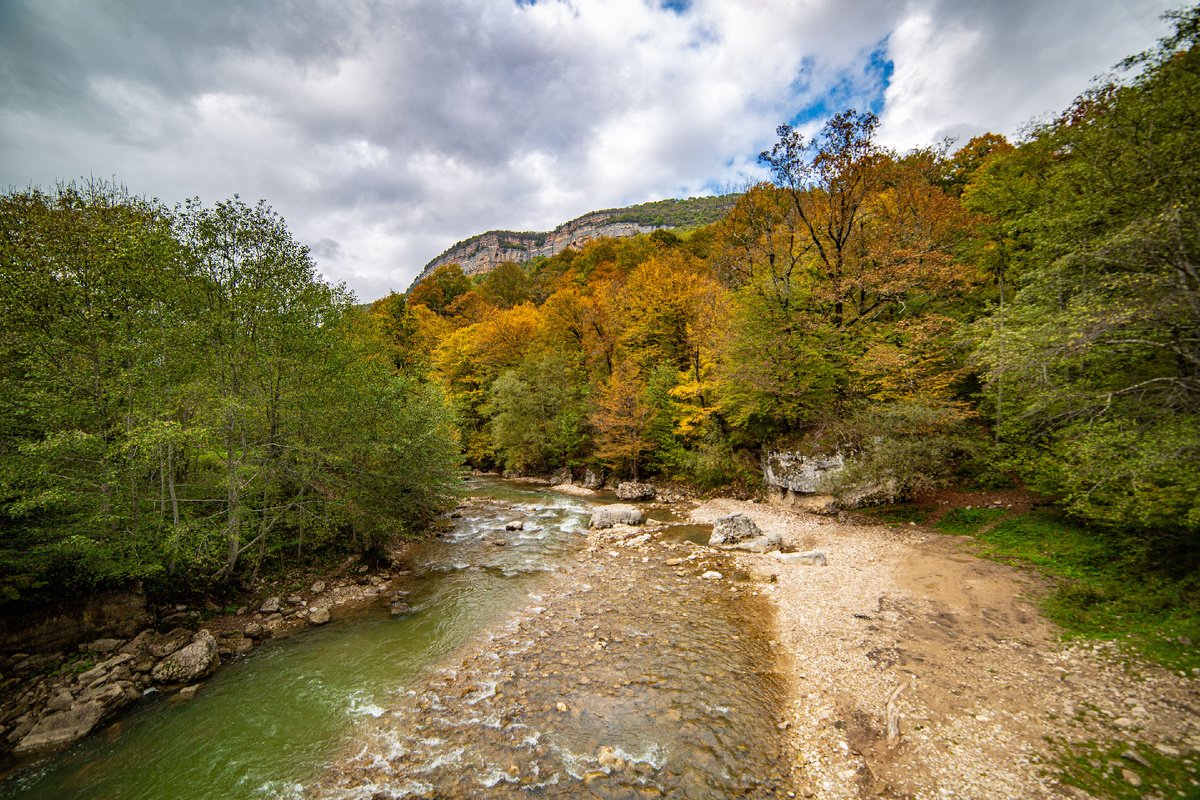 Вид на Орлиную полку осенью