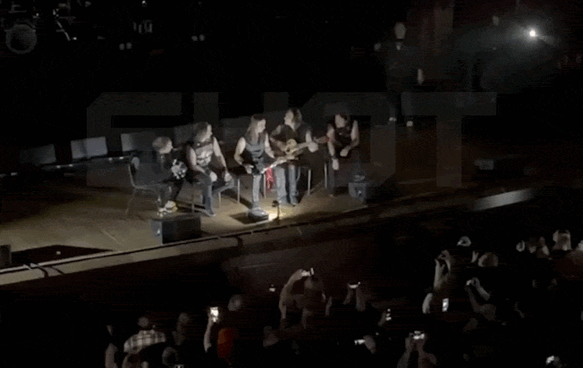    Самый мощный эпизод концерта Кипелова попал на видео. Вот она, настоящая сила русского духа! Видео: ТГ-канал Shot