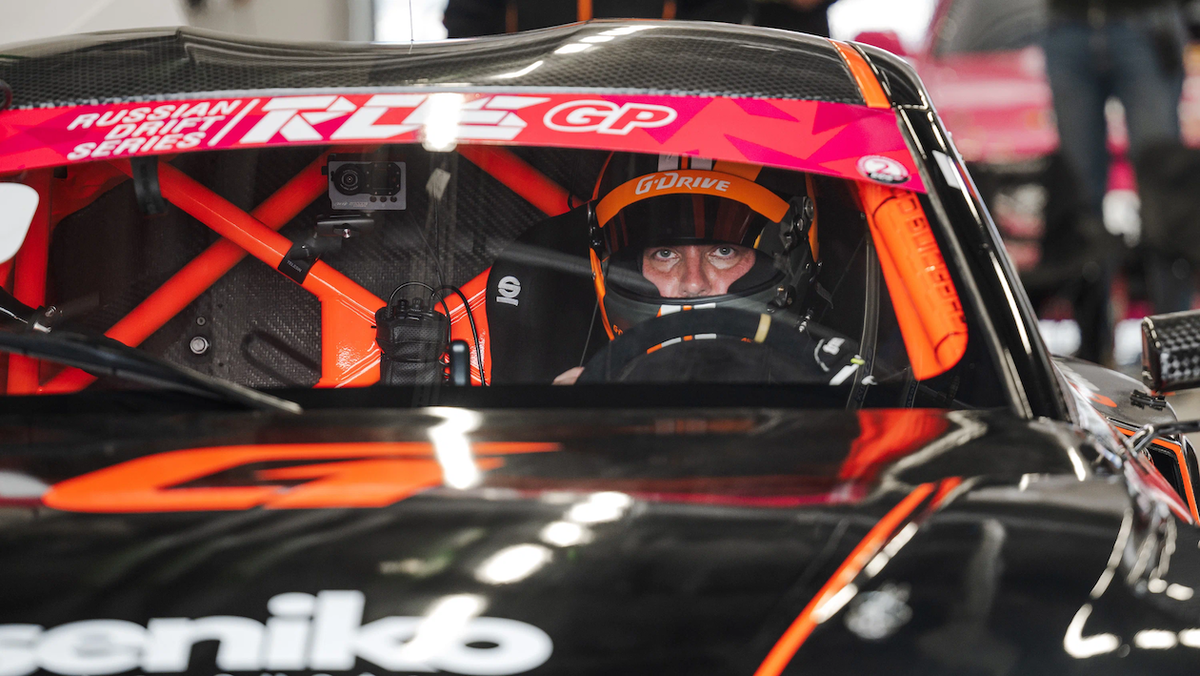 Важно, что несмотря на профессиональную загруженность и постоянные командировки по России, Никита успевает заниматься обустройством собственного дома и интерьера

