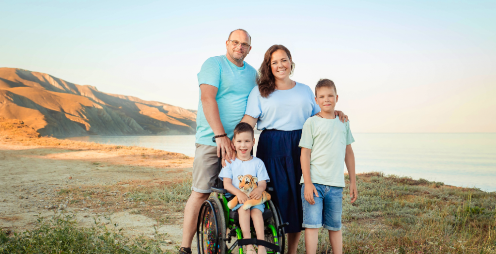 «Врачи говорили, что с такими глазами ДЦП не бывает. Но у Пети этот диагноз есть»