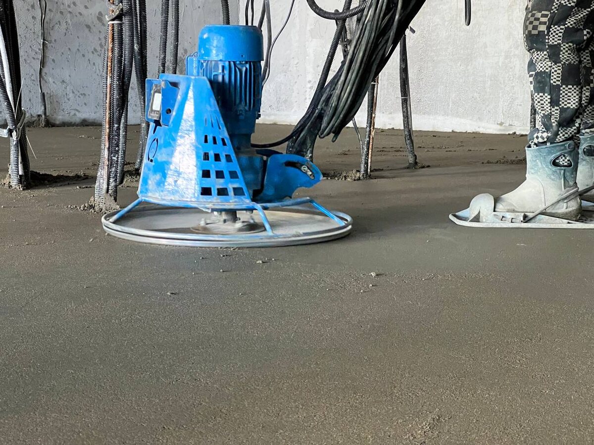 Выравнивание бетонного пола в Московской области