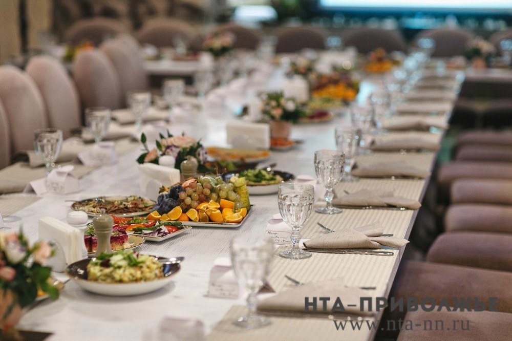    Власти Кирова потратят больше 600 тыс. рублей из бюджета города на банкеты