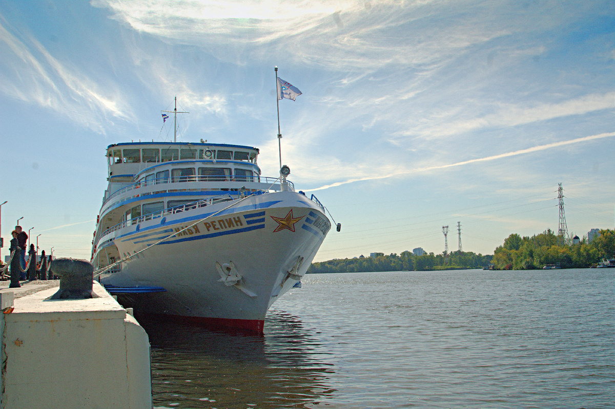 Теплоход "Илья Репин" фото автора