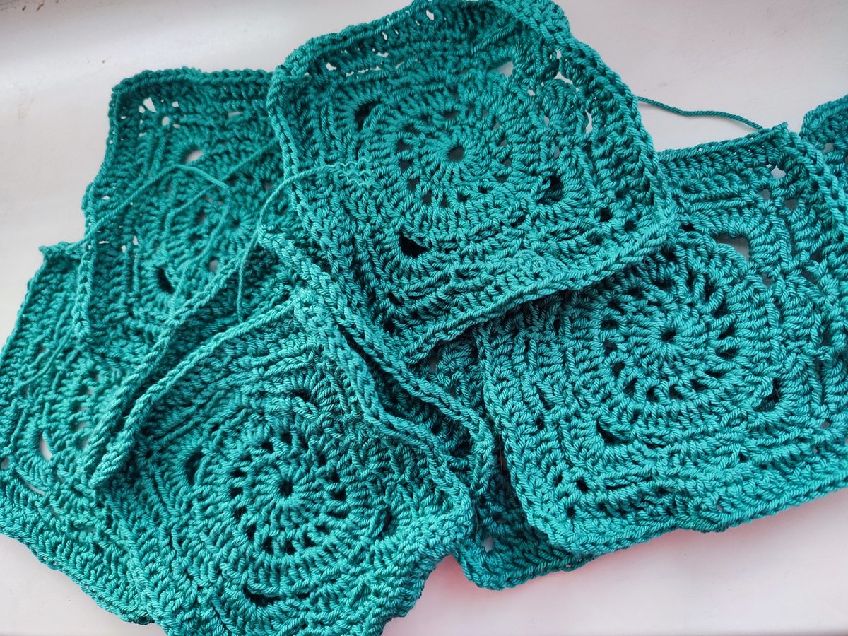 Вывязан первый моток