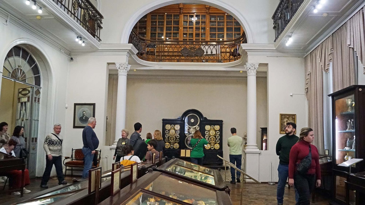 Музей промышленности и искусства — старейший музей Иваново и один из самых уникальных провинциальных музеев нашей страны. Расположен по адресу ул. Батурина 6/40