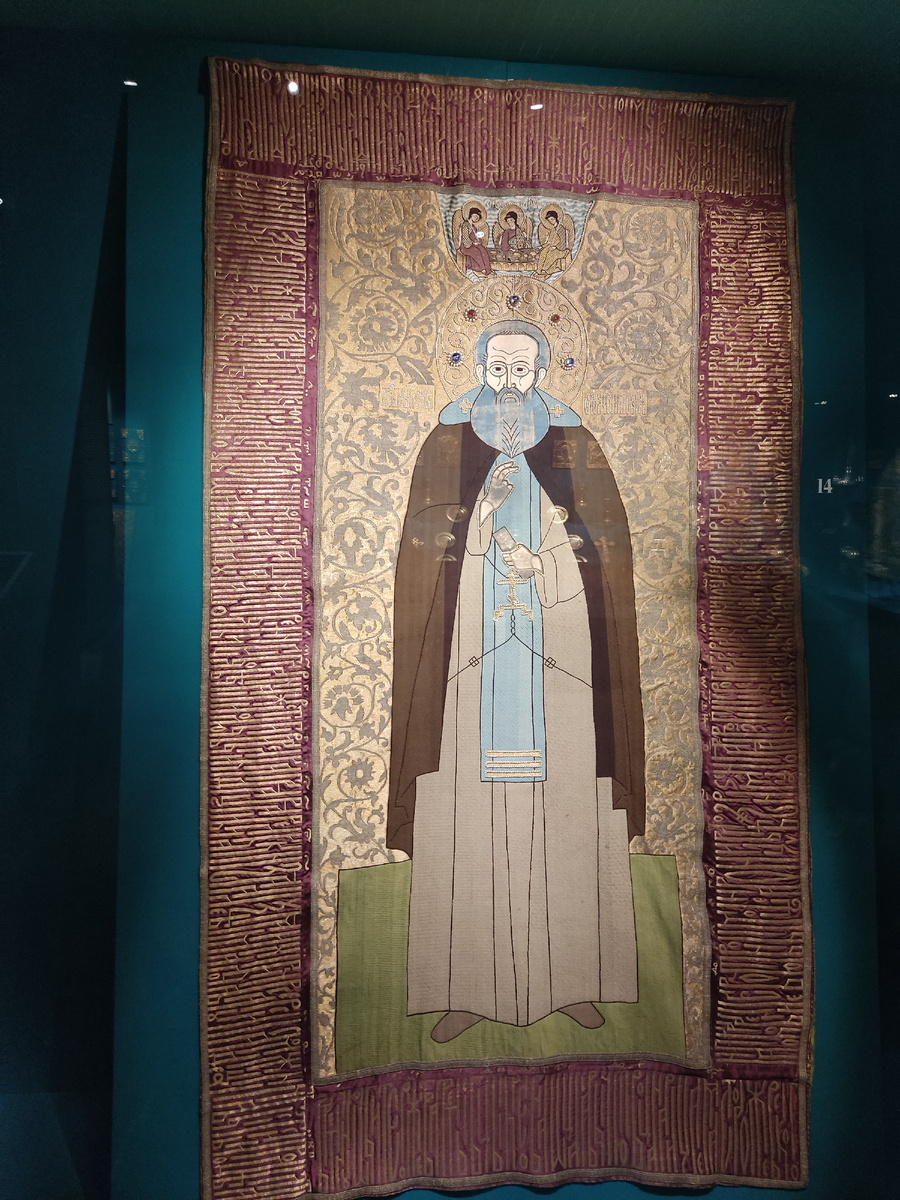 Кроме обычных заказов, ткачи ткали и такую красоту. Покров на гробницу Саввы Сторожевского 1648-1649 год. Царские мастерские. Музеи Истры.