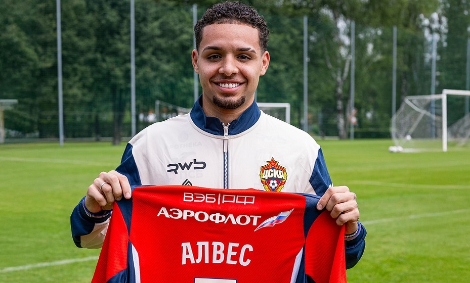    Бразильский футболист Алвес назвал переезд в Москву лучшим решением в жизни. Фото: ФК ЦСКА