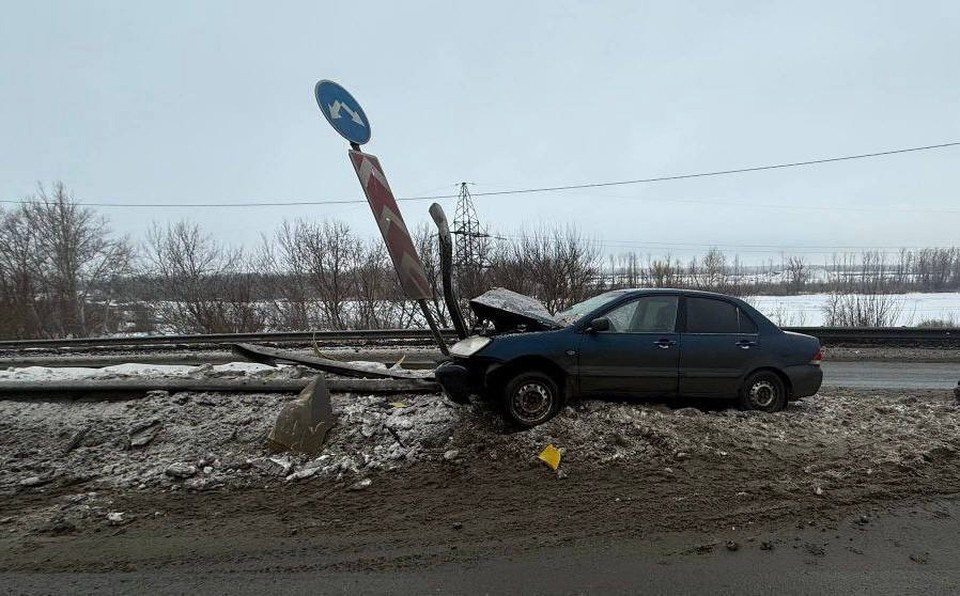    В результате аварии пожилой водитель получил травмы. Фото: УМВД по Оренбургской области