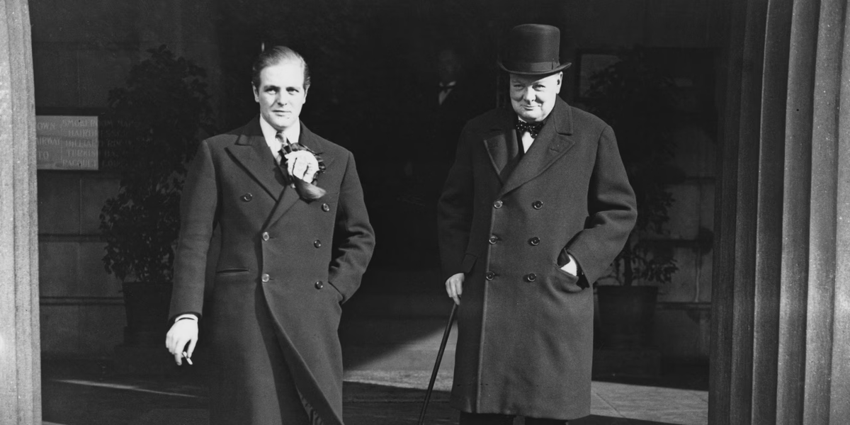 Рандольф (слева) и Уинстон (справа) Черчилли