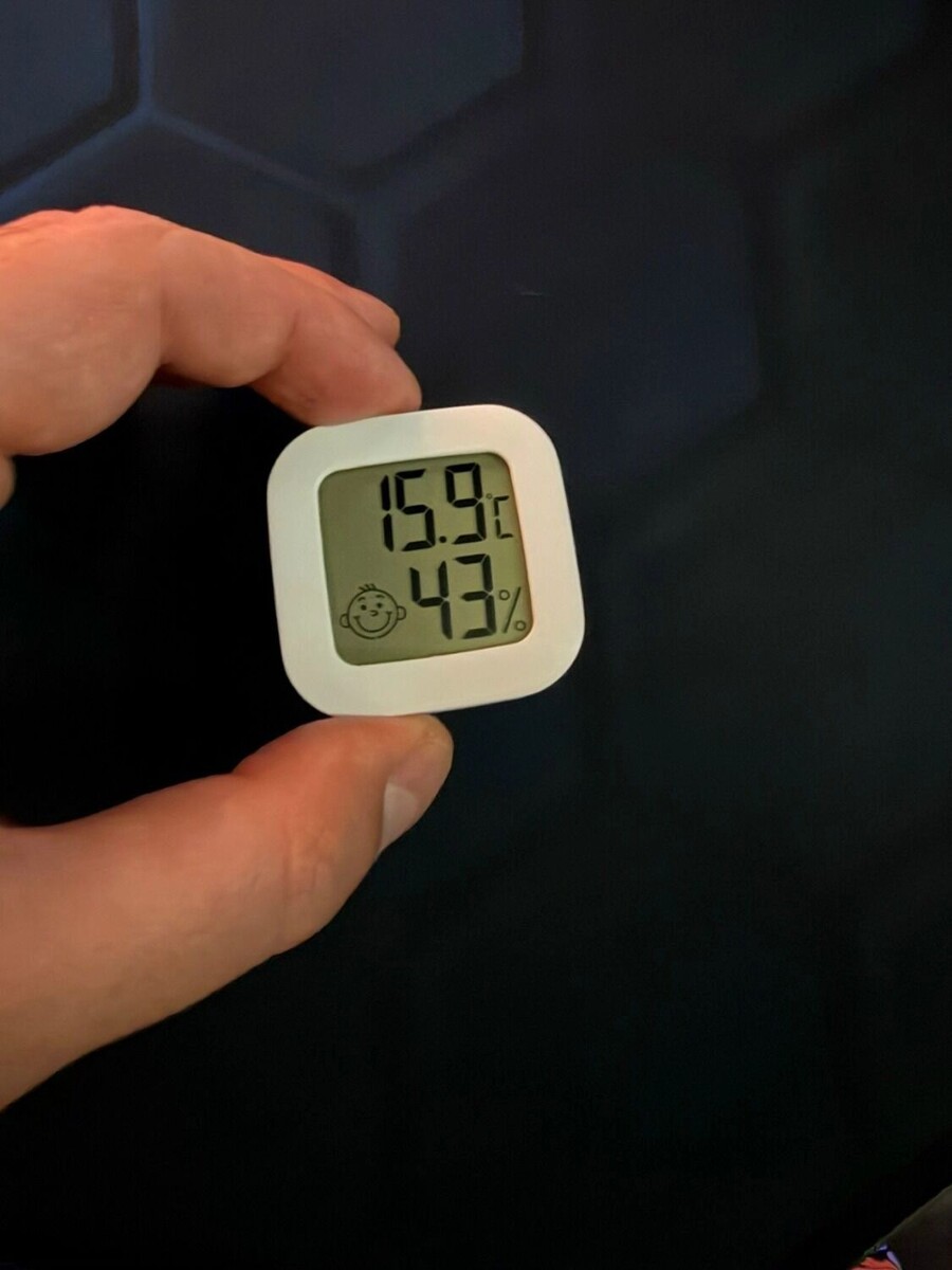    Подтверждающие низкую температуру в квартирах белгородцев фотографии   Александр Третьяков / комментарии на странице губернатора в ВК