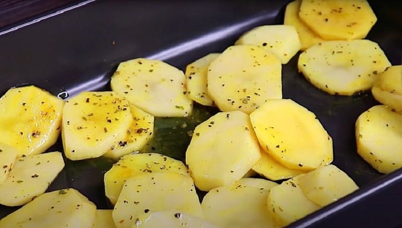 Ужин, который всегда в центре внимания: просто нарезаем, заливаем сливками и наслаждаемся ресторанным вкусом дома