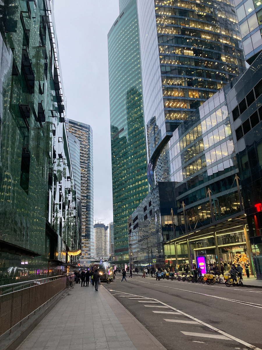 Москва-Сити днем