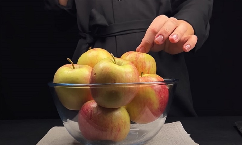 Яблочный пай, который не похож на пирог: десерт, где яблоки превращаются в сливочный крем без теста
